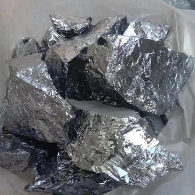 Metal de silicio 3303 usado como agente de aleación en curso de fabricación del aluminio