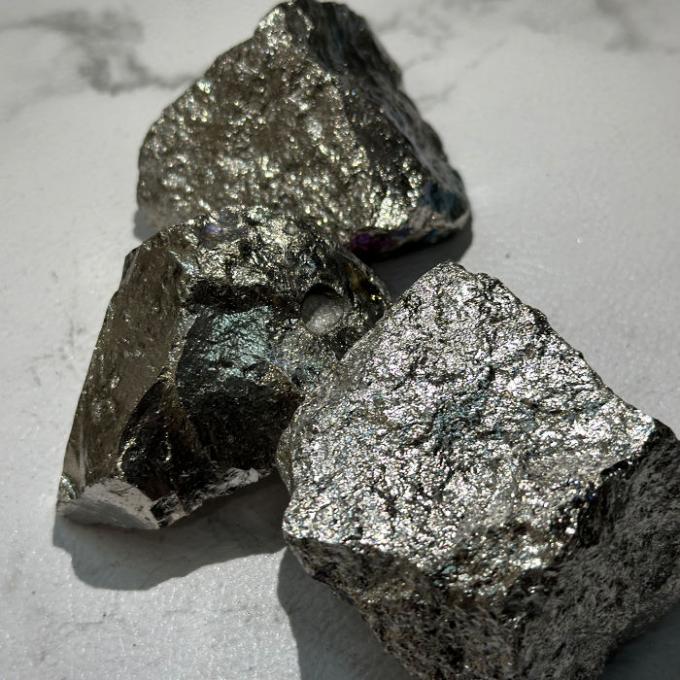 Ferromanganeso 75 Femn 65%-75% del carbono del medio para el añadido de acero