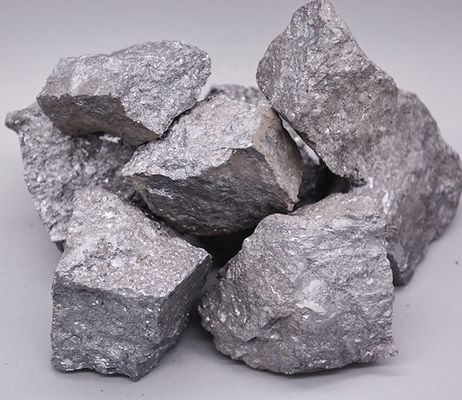 El silicio ferro de la metalurgia convierte el terrón del metal en escoria de silicio de 553 grados
