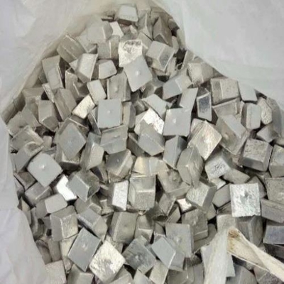Lingote color plata brillante 99,98% del magnesio para las piezas de los aviones