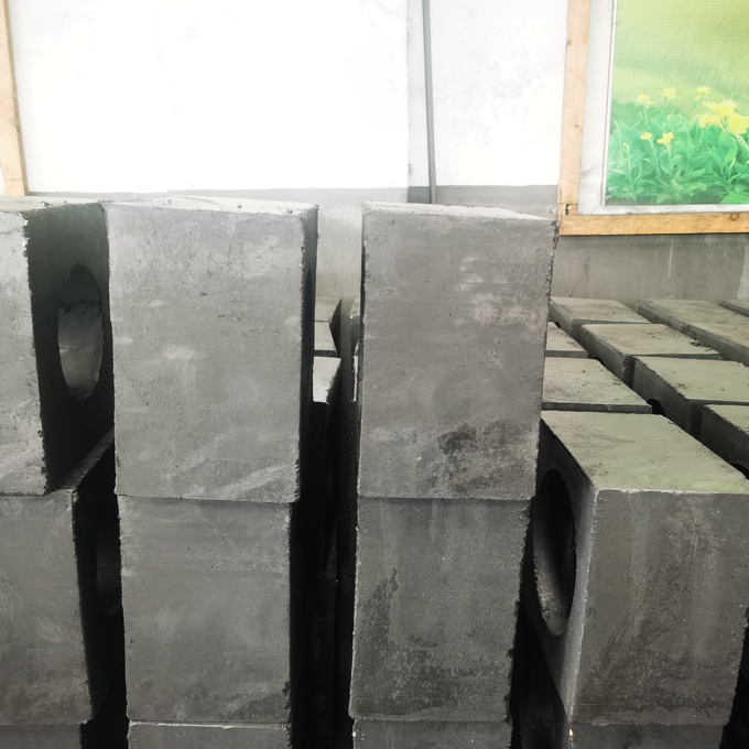 Los materiales refractarios de alta resistencia bloquean bien para el embudo de fundería