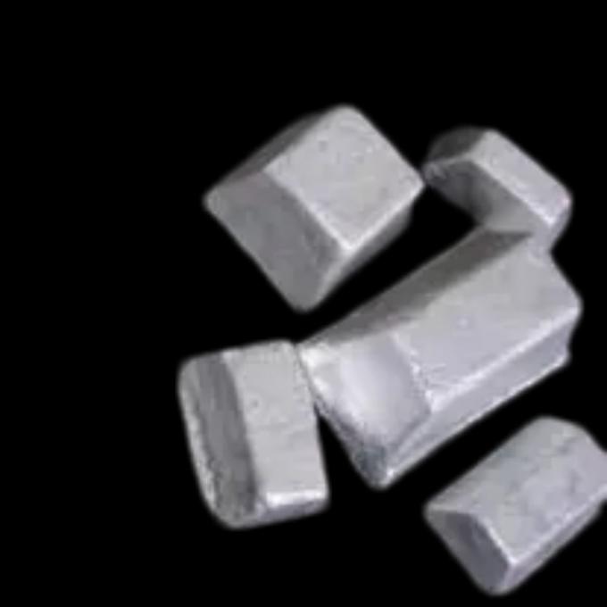 Alta ebullición punto el lingote de plata brillante del magnesio para el extintor
